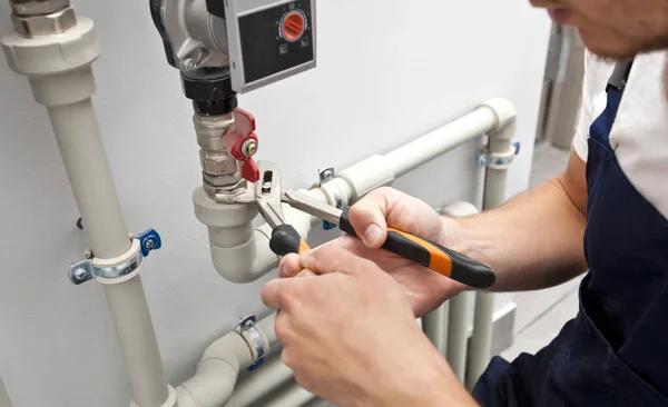 Residential and Commercial Plumber Service Solutions