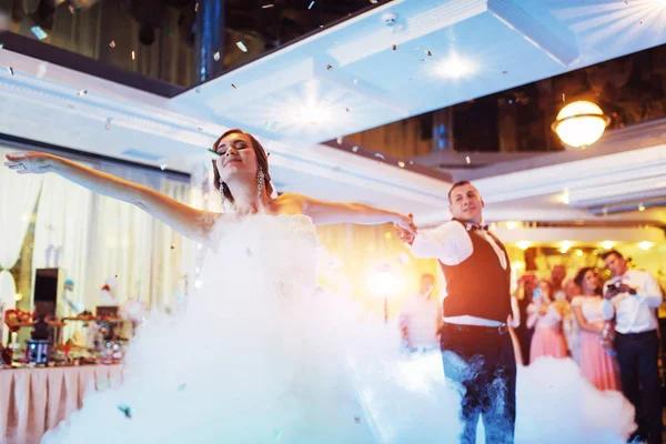 Expert Guide Wedding DJ Tips for Smooth Ceremony to Reception Flow