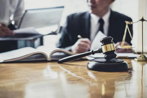 Smart Property Decisions Start with Real Estate Law Services